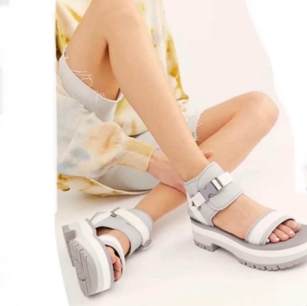 Teva Indio Jewell - Limited Edition Platform Sandals 9 Gray White